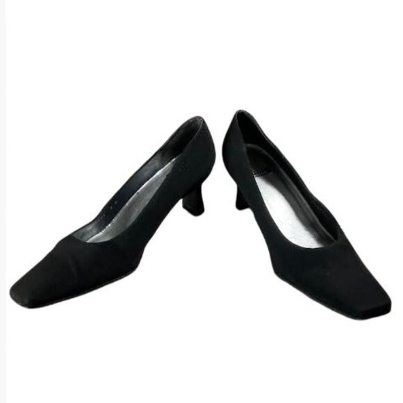 Stuart Weitzman Chisel Toe Black Fabric Pumps Classic Elegant Shoes  Size 8B EUC - Picture 1 of 11